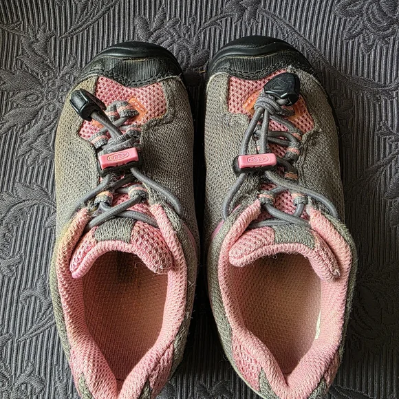 Keen Kids' Pink and Gray Hiking Shoes - Picture 2 of 4